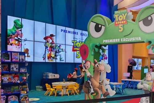 Toy Story 5 transforma la nostalgia en experiencias y productos para toda la familia