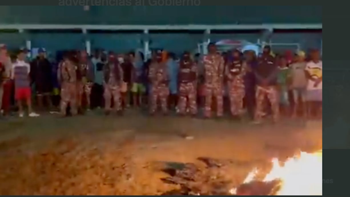 Ocho guías penitenciarios siguen retenidos en la cárcel de Esmeraldas