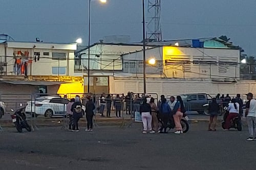 Hallan restos humanos con un panfleto fuera de la cárcel de Machala
