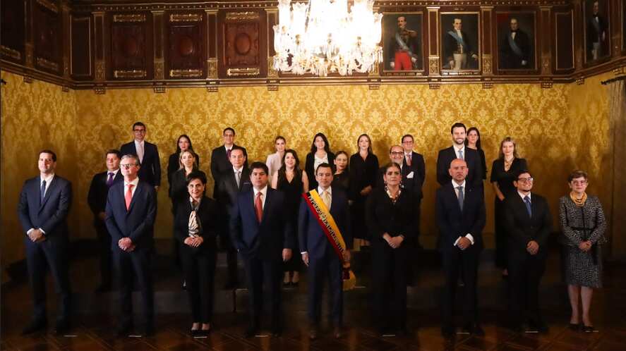 La foto oficial de Daniel Noboa junto a su gabinete ministerial.