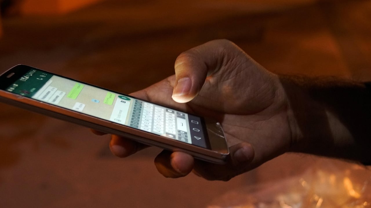 El prompt viral de TikTok que cuestiona pensamiento crítico y uso real de la IA.