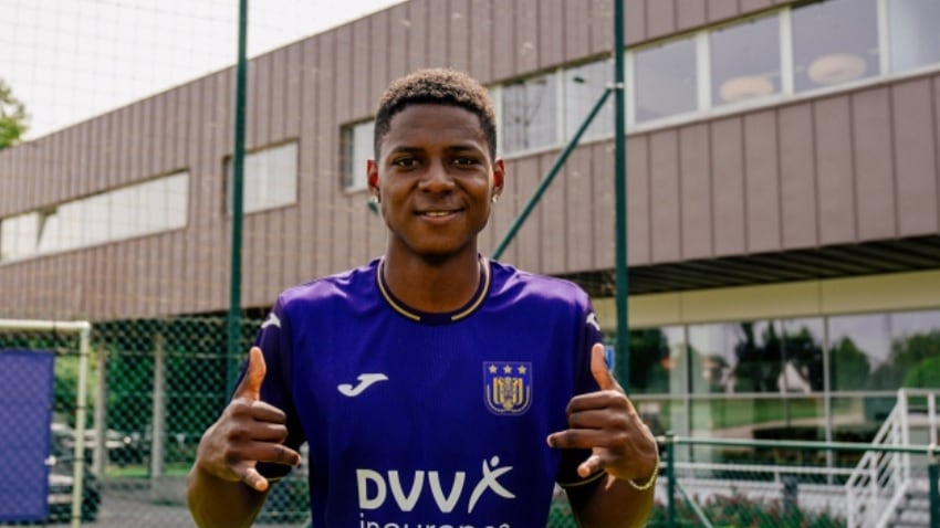 Nilson Angulo con el Anderlecht de Bélgica