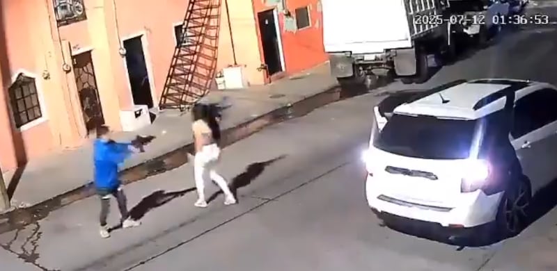Mujer fue asesinada con un fusil por expareja