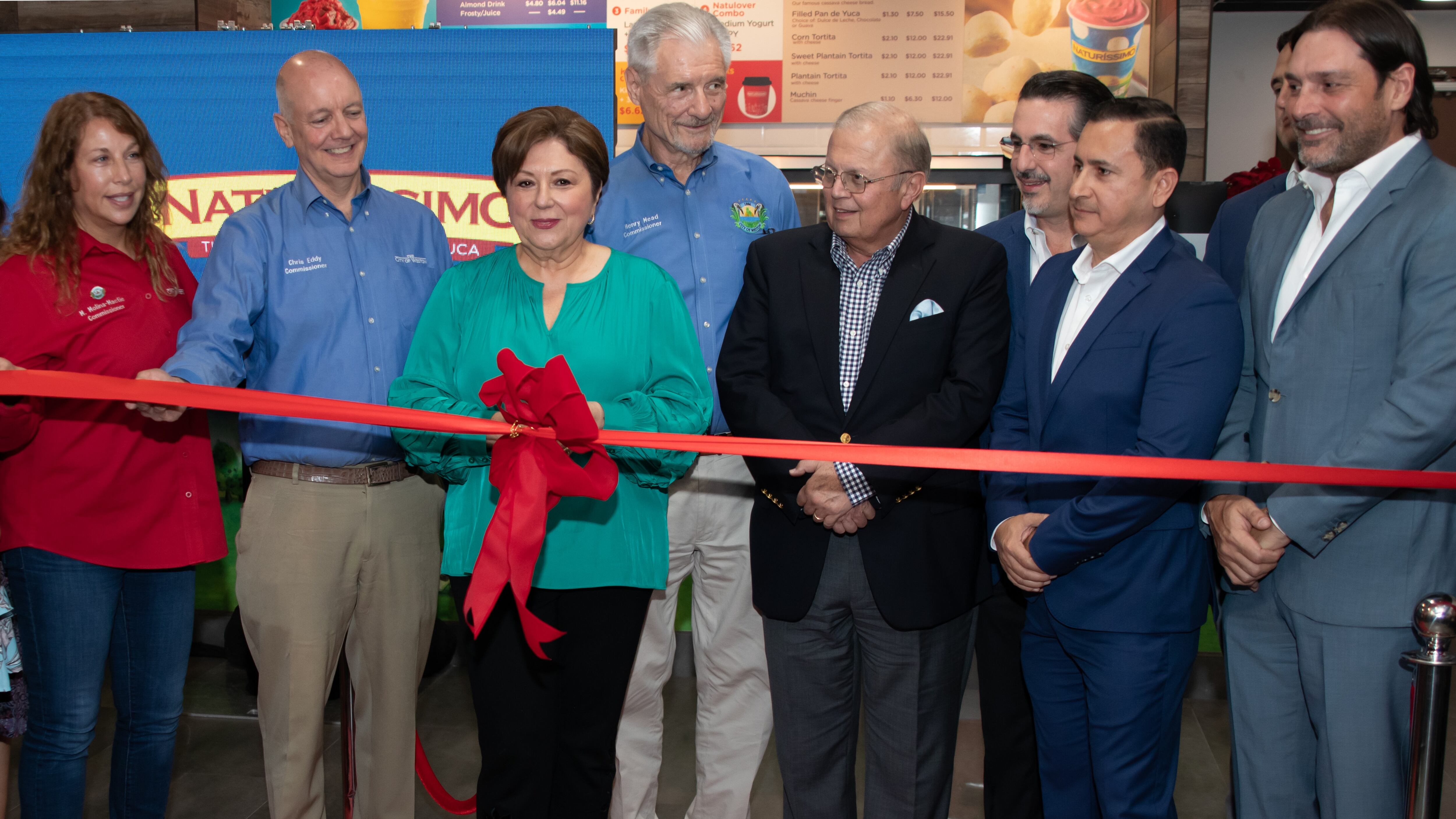 De izq. a der: Mary Molina Macfie, Chris Eddy, Keyla Rivadeneira de Dalmau, Henry Mead, Iván Arosemena, Ramón Bazurto y Dr. José Cesa.