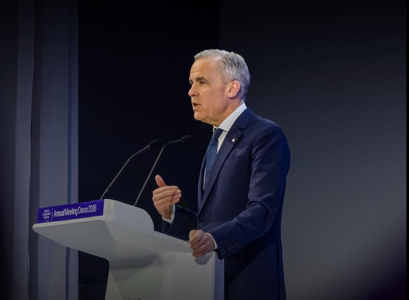 El Foro Económico Mundial fue fundado en 1971 por Klaus M. Schwab, profesor de economía en Suiza. Desde entonces, se han realizado 56 ediciones, incluyendo la de 2026 que se lleva a cabo del 19 al 23 de enero. Foto: Mark Carney FB.