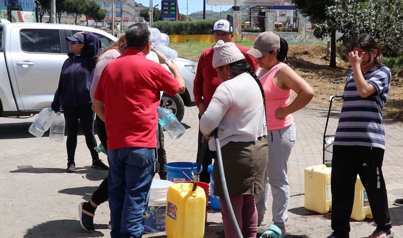 En plena emergencia hídrica, hombre vendía agua de forma ilegal en Quitumbe, en Quito