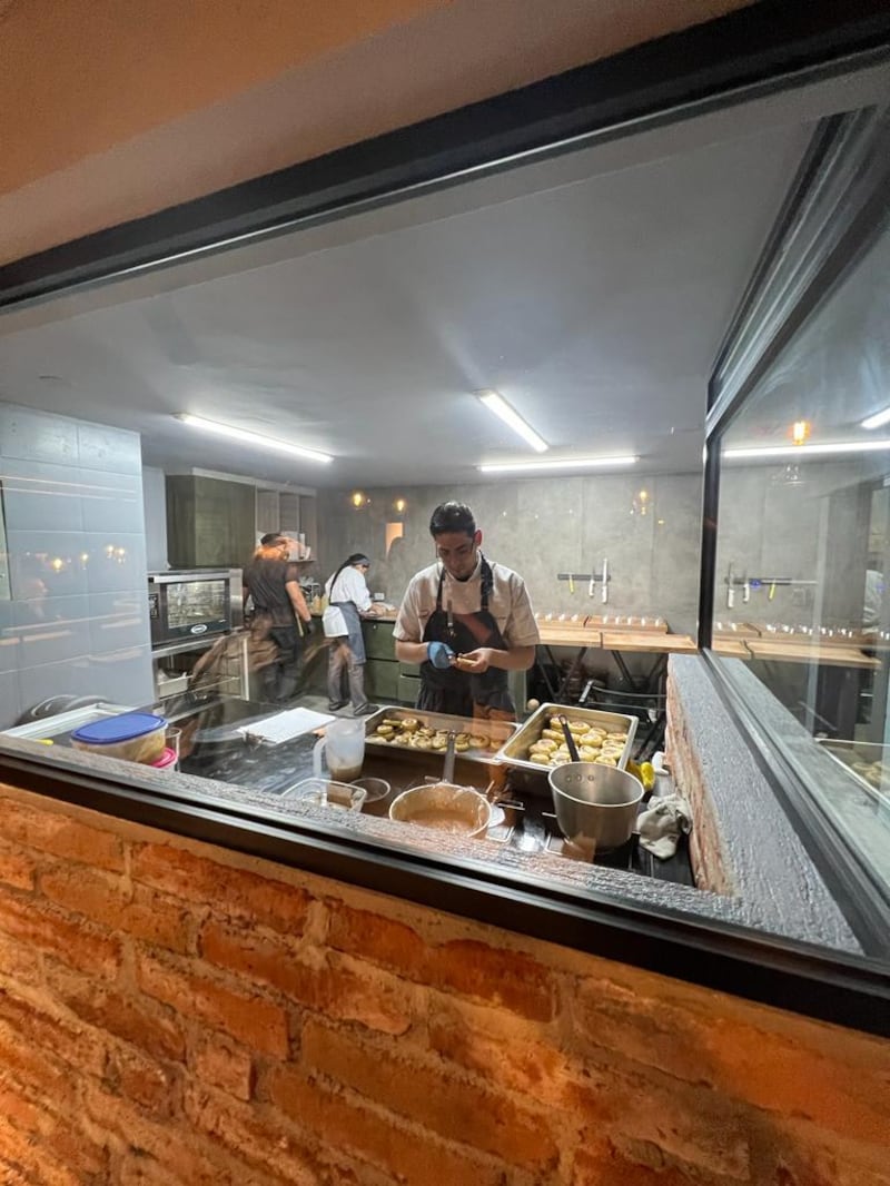 Así luce por dentro ‘Kriollo’ el nuevo restaurante de la Chef Caro Sánchez de MasterChef Ecuador