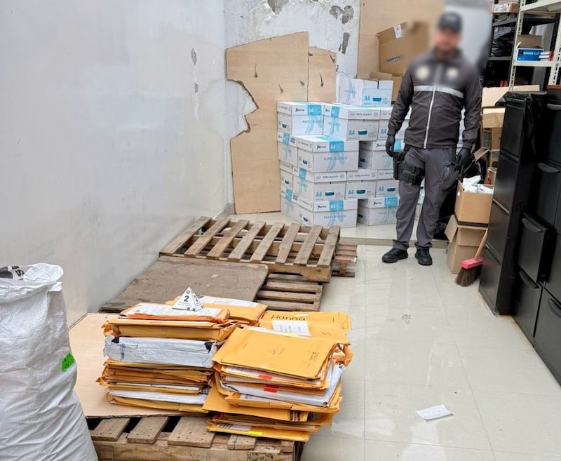 Fiscalía allana Dirección de Educación de la Policía por presuntas irregularidades en la adquisición de uniformes de cadetes en Quito