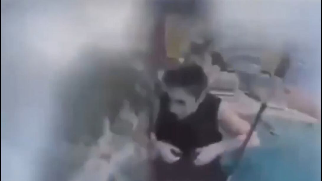 Influencer muere trágicamente tras caer de un parapente: tuvo un ataque de ansiedad y desabrochó su arnés