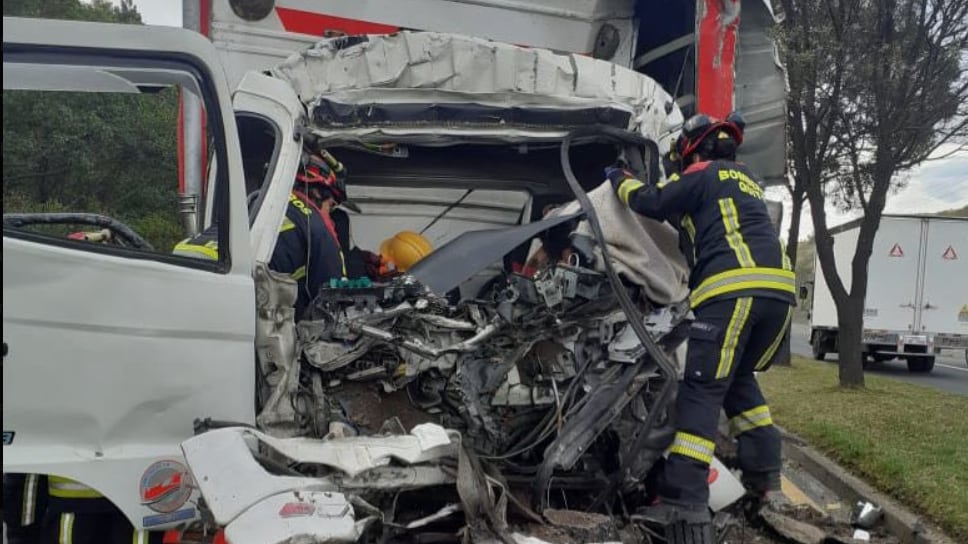 Accidente en la Av. Simón Bolívar, a la altura de El Troje.
