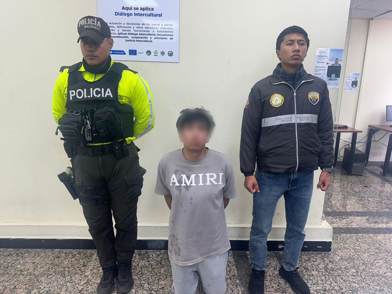 Joven fue asesinado tras una riña fuera de una licorería, en el norte de Quito