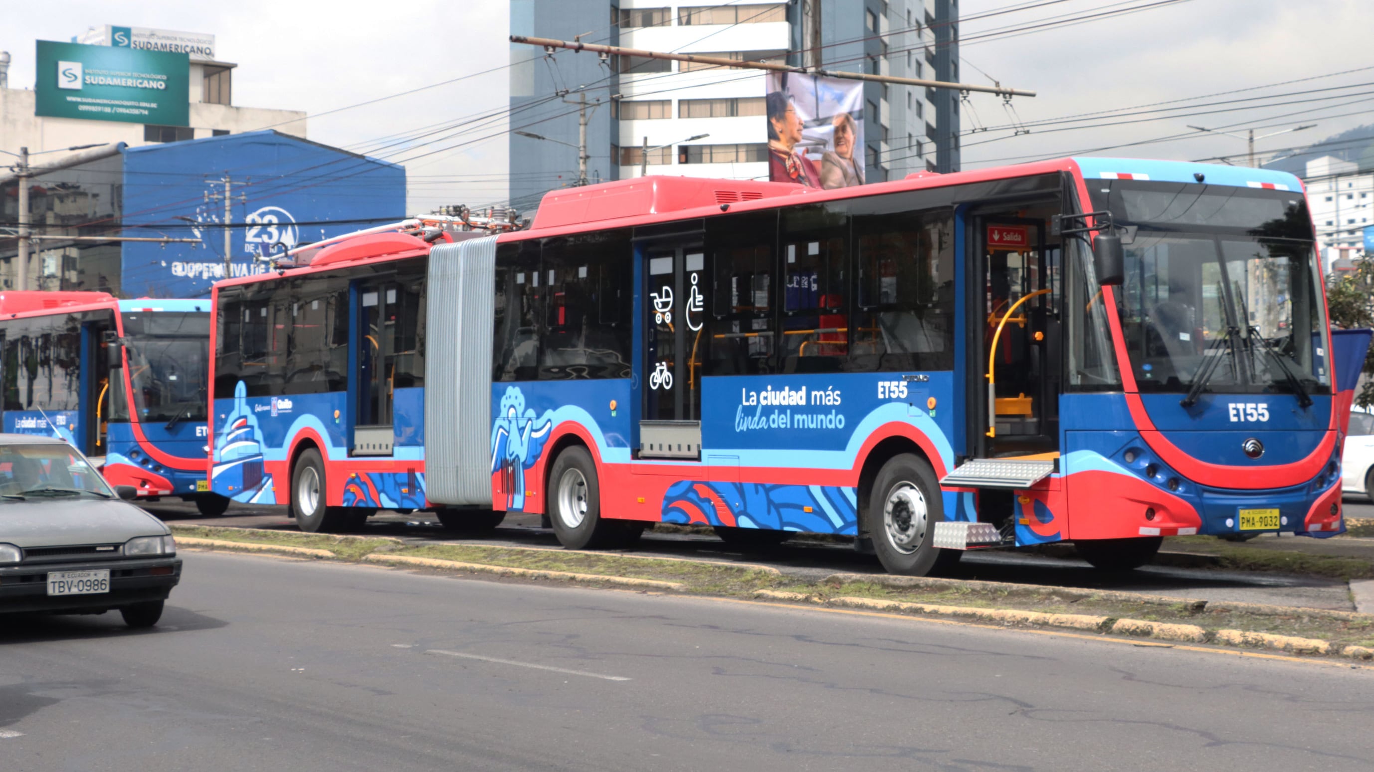 Quito, lunes 31 de marzo del 2025
Inauguración de los nuevos Trolebuses para la ciudad capital, en el sector de la parada el Girón.
Fotos : API / Rolando Enríquez