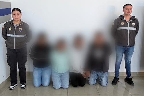 Les cayeron en pleno robo: desarticulan banda de arrancha celulares en el norte de Quito