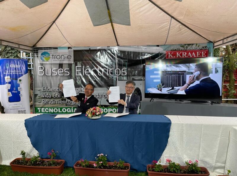 Taiwán invierte en autobuses eléctricos en Ecuador.