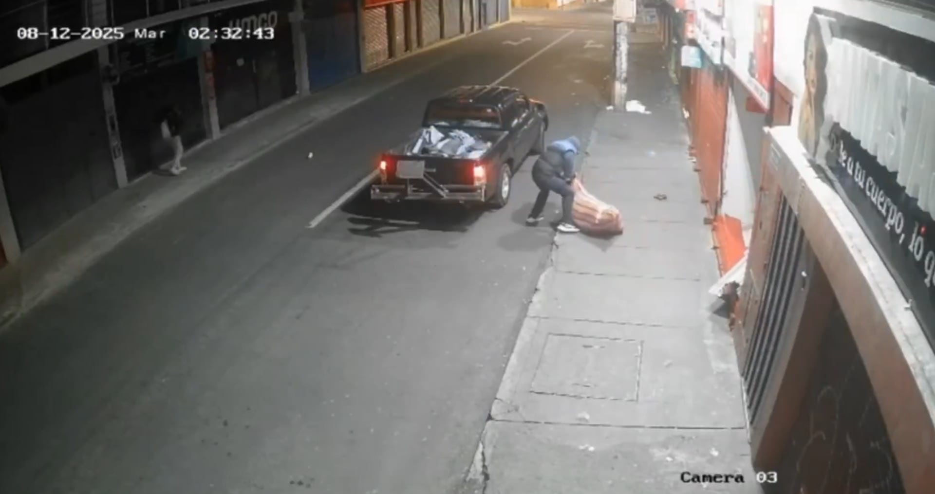 Padre e hijo detenidos por integrar banda de robo a locales comerciales en Quito