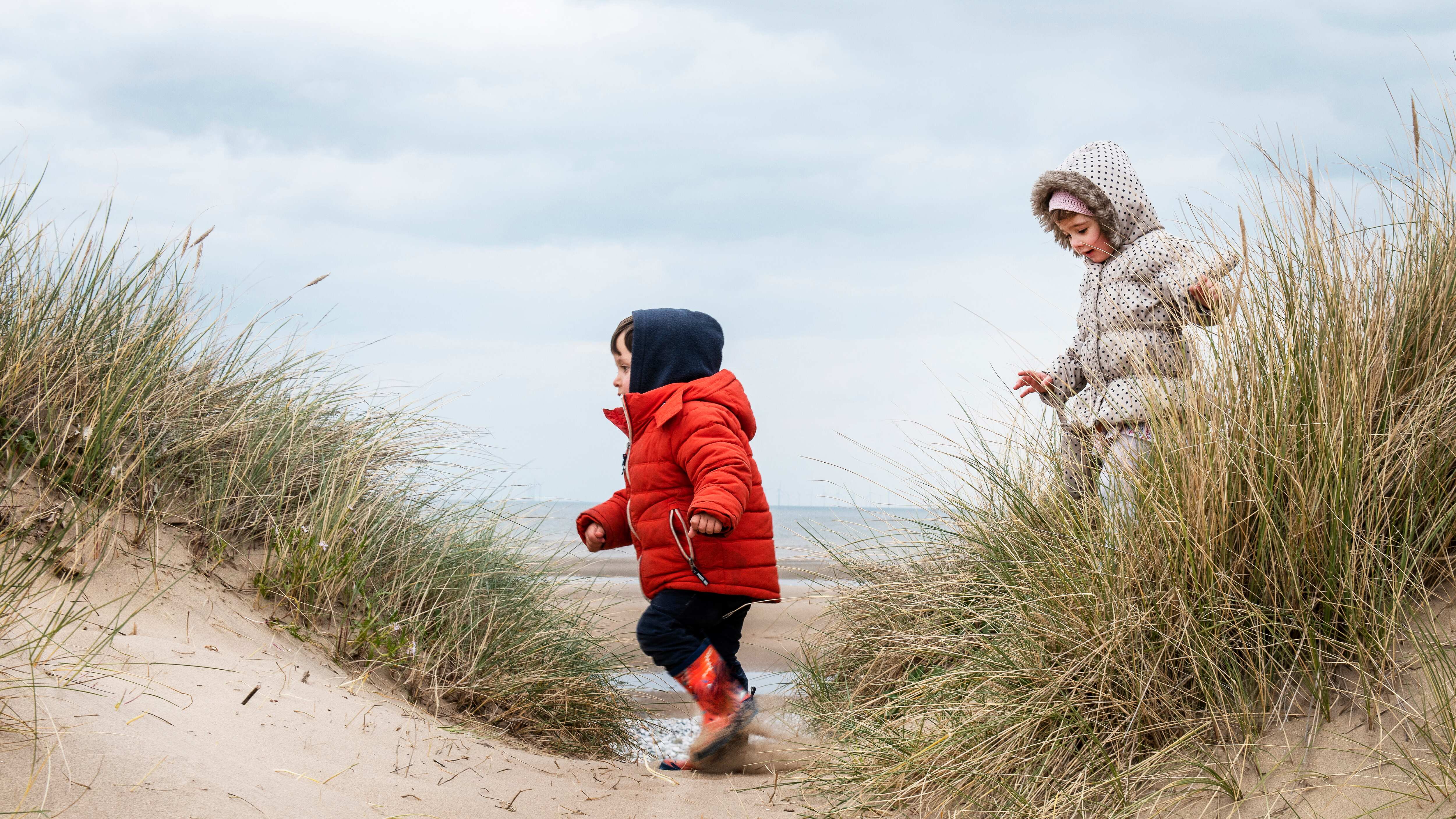 De verano a invierno: el cambio de clima y la importancia del uso de ropa adecuada en los niños