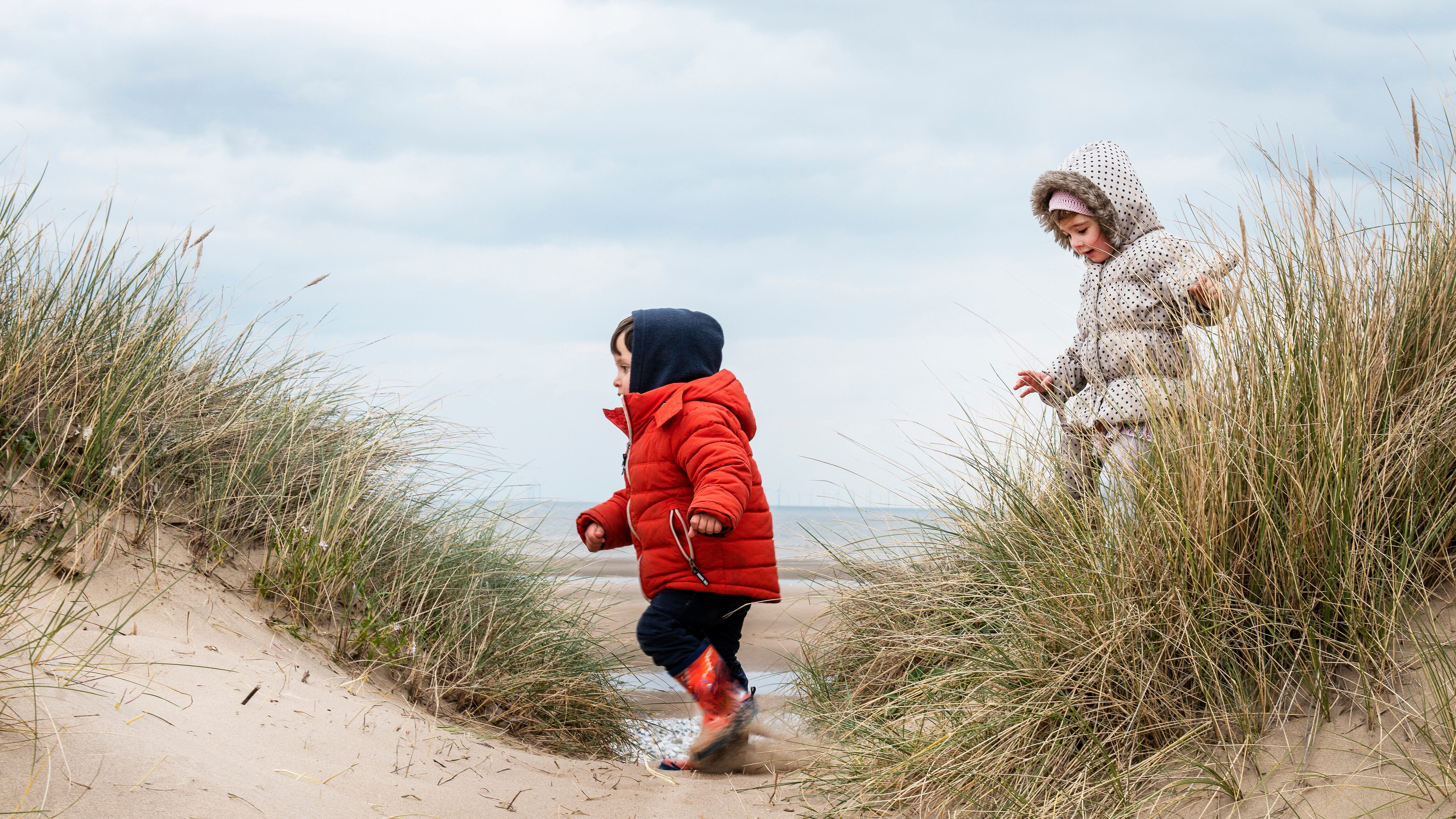 De verano a invierno: el cambio de clima y la importancia del uso de ropa adecuada en los niños