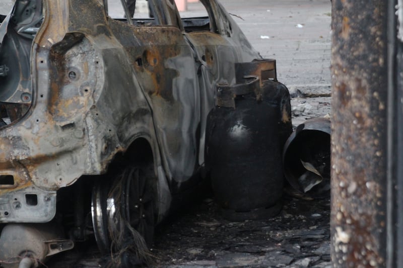 Explosión de un coche bomba en los exteriores de una discoteca en el centro de Guayaquil
