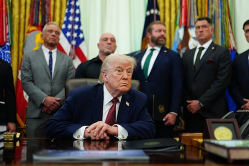 Donald Trump justifica construcción de salón de baile en la Casa Blanca tras tiroteo en gala de corresponsales