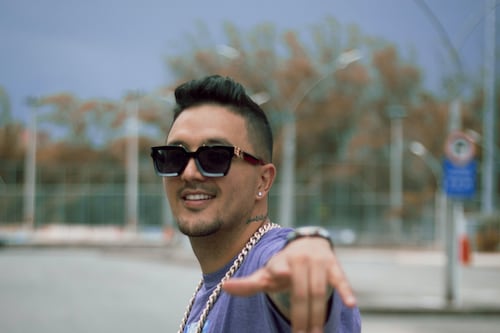 El cantante colombiano ‘Blejo’ llega al Ecuador con su nuevo tema: ‘Rompe Caderas’