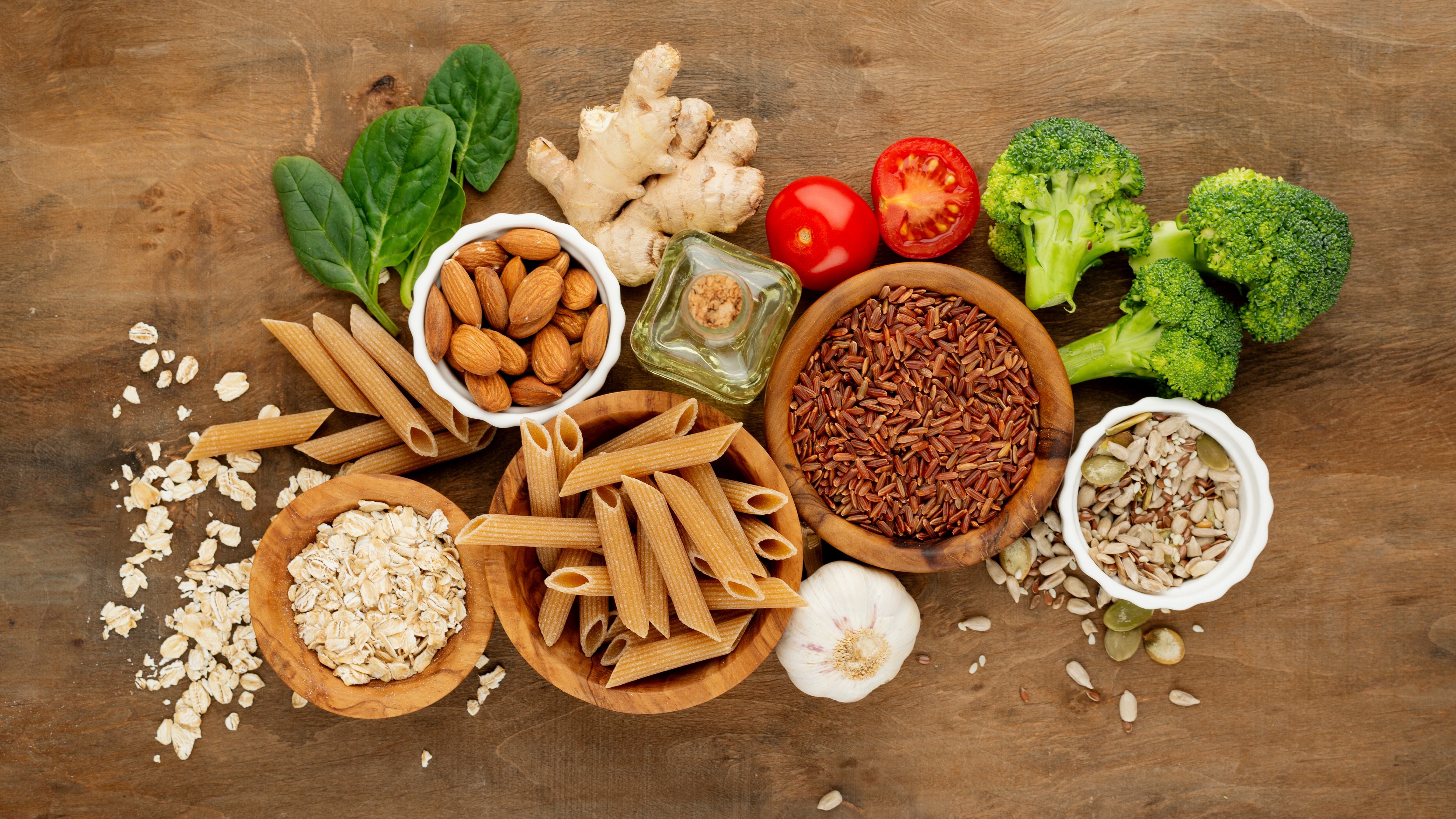 La fibra suele ser más conocida por sus cualidades para prevenir o aliviar el estreñimiento. Sin embargo, los alimentos con fibra pueden aportar otros beneficios. Foto: Freepik.