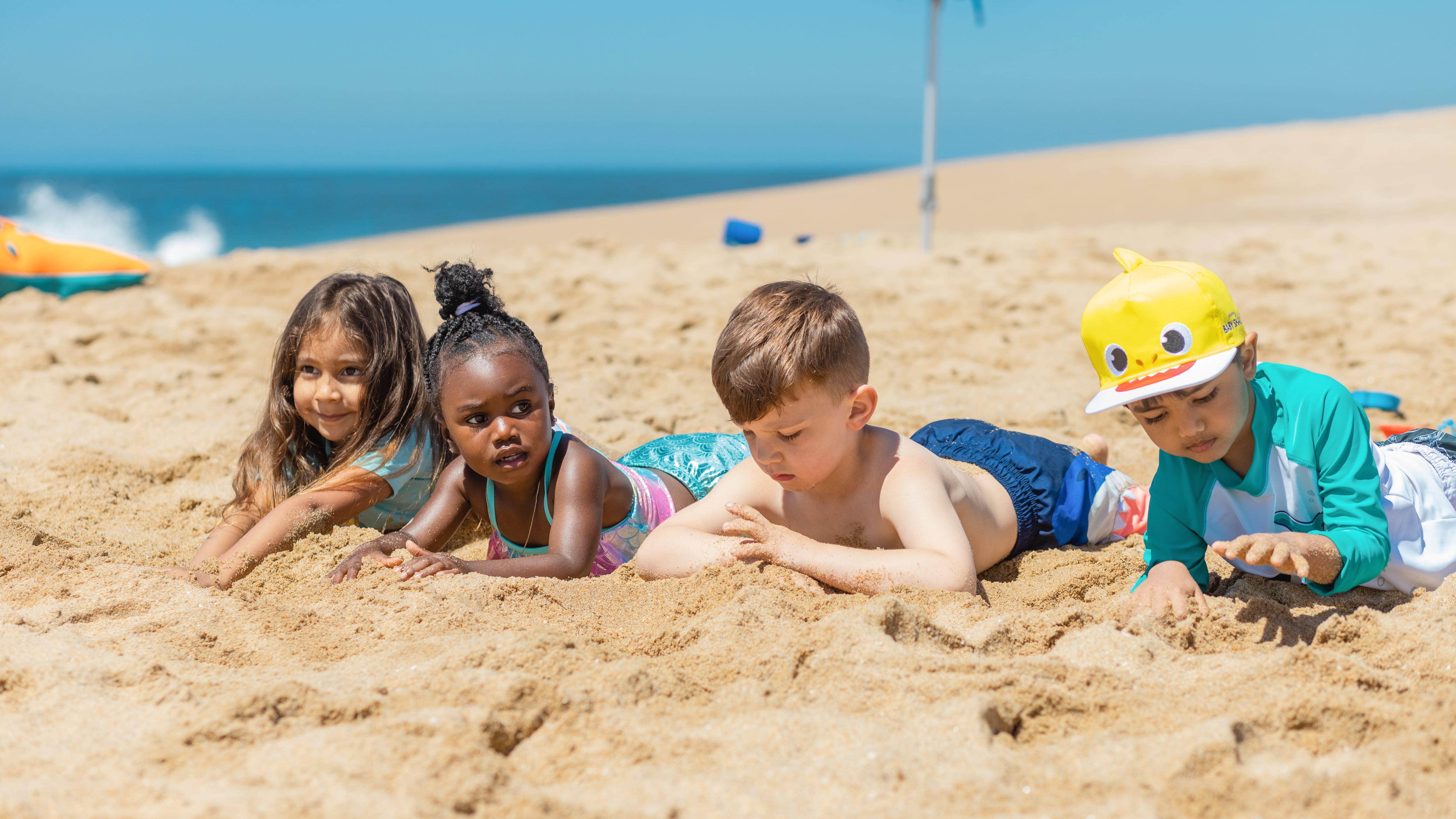 Las siete cosas que no puedes olvidar cuando llevas al bebé a la playa