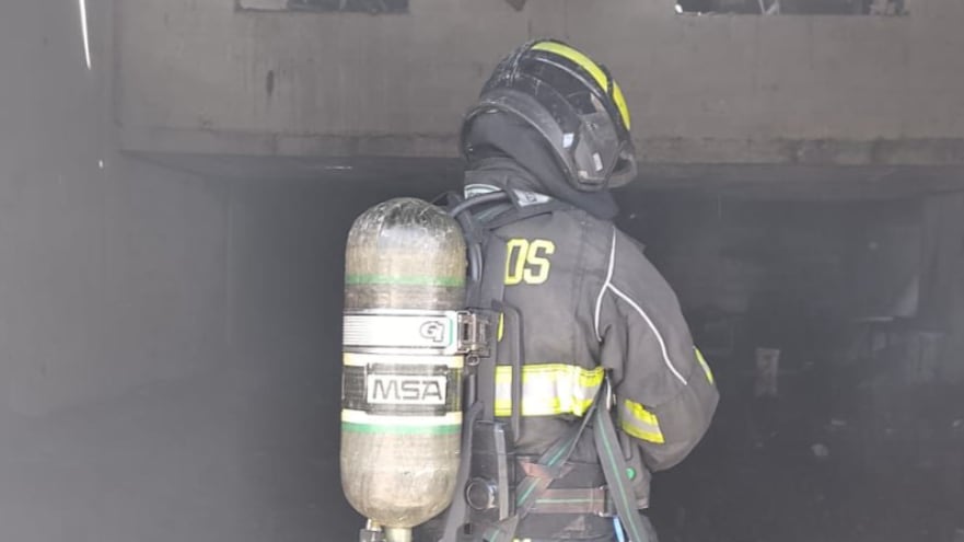 Incendio estructural en el norte de Quito deja una persona fallecida