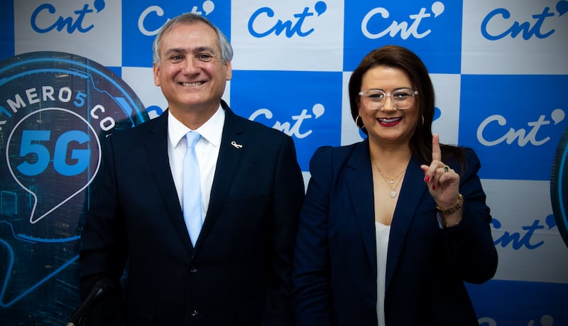 Ronald Spina, Gerente General de CNT; y Gilda Narváez, Gerente Nacional de Negocios de CNT