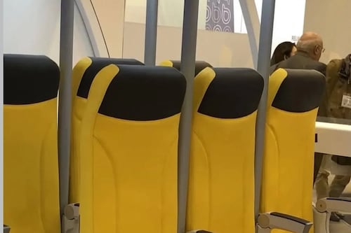 ¿Viajar de pie en aviones? Las aerolíneas europeas planean revolucionar los vuelos de bajo coste