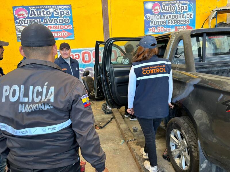 Encontraron vehículos reportados como robados en el sur de Quito