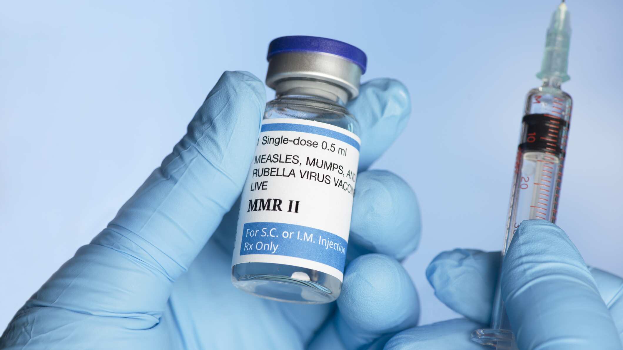 Vial de vacuna contra sarampión.