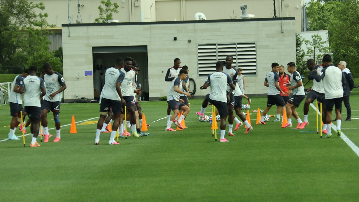 La selección ecuatoriana practica en Columbus-Ohio bajo la dirección de Sebastián Beccacece con miras a su segundo partido mundialista.