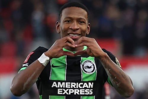 ¡Grande Pervinho! Estupiñán le cumplió el sueño a un ecuatoriano en Inglaterra y es elegido ‘Player of the Match’ por el Brighton