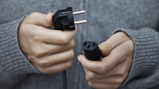 Empresa Eléctrica reporta desconexión de dos subestaciones en Quito