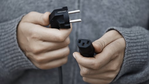 Empresa Eléctrica reporta desconexión de dos subestaciones en Quito