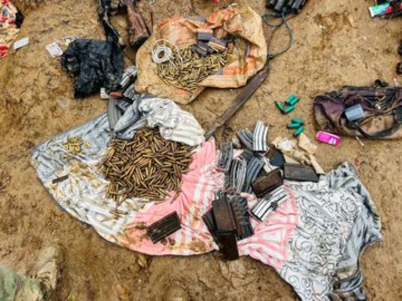 Personal del Ejército durante el operativo en La Chonta, Pucará, Azuay.