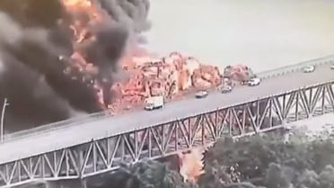 VIDEO: así fue la explosión de camiones con combustible en Panamá que dejó una persona fallecida - Fuente: Video de X