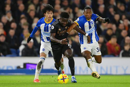 Arsenal es el nuevo líder de la Premier League tras golear al Brighton de Pervis Estupiñán