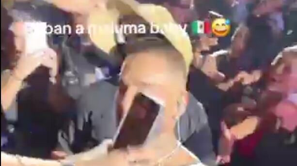 VIDEO: Maluma sufre un robo durante concierto en México - Fuente: Video X