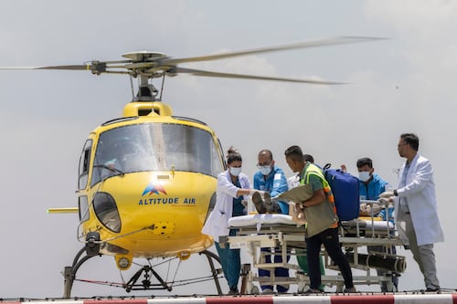 Así logró sobrevivir un guía del Everest que habían dado por muerto