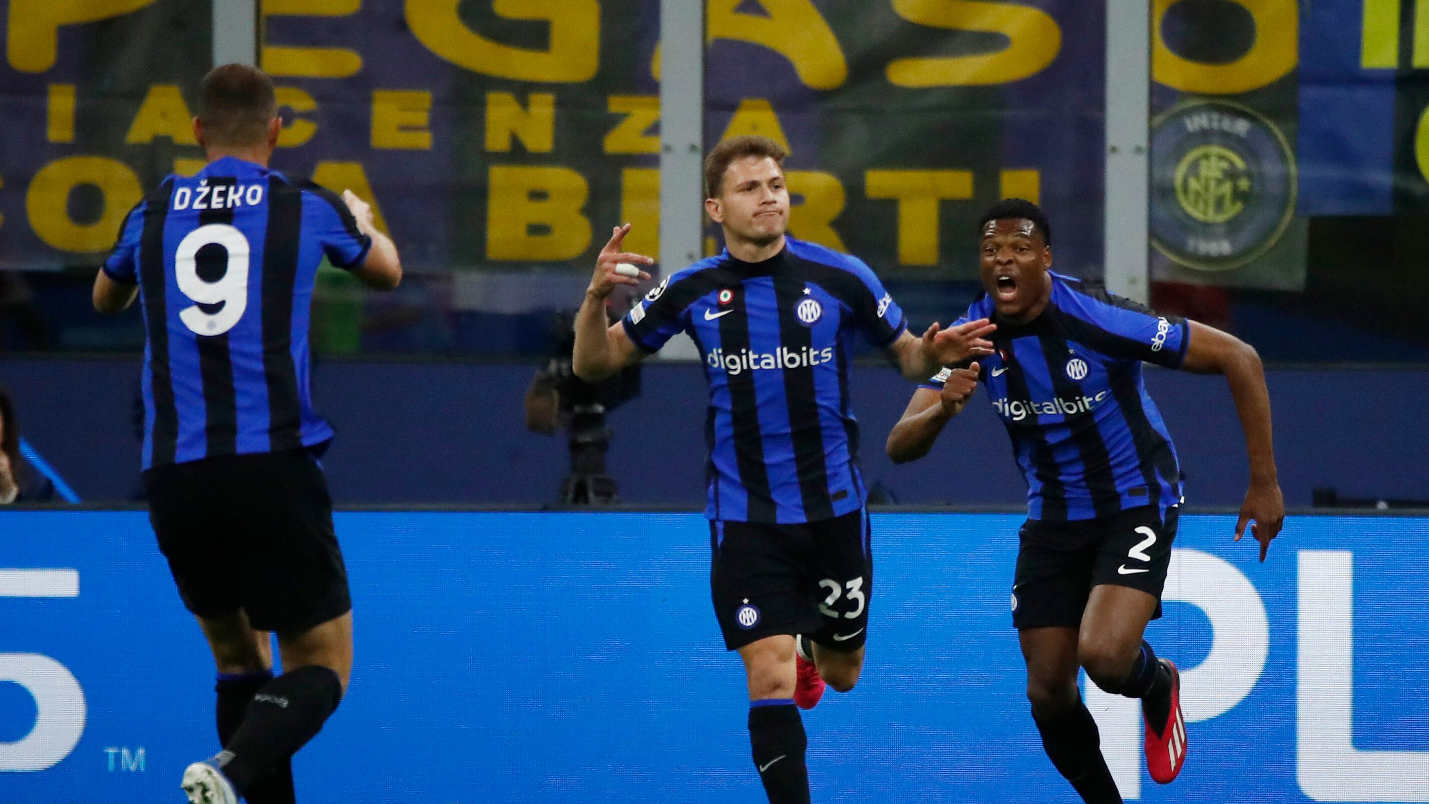 Nico Barella festeja su gol con el Inter en Champions League