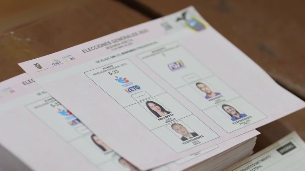 70 personas han intentado fotografiar su papeleta, según Ministro de Defensa