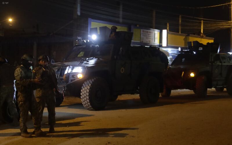 600 uniformados militares realizaron varios operativos el cantón Durán.