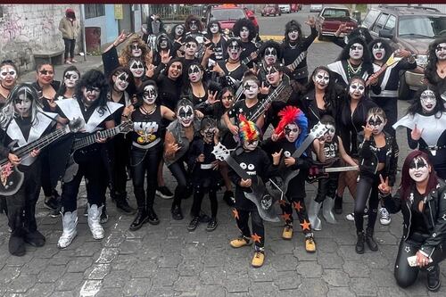 ¡Así son los rockeros de Uyumbicho! Líder de la banda ‘Kiss’, compartió video de “carnaval” en una parroquia de Ecuador