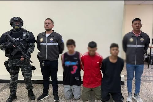 Quito: Detienen a presuntos involucrados en sicariato en la avenida Occidental, uno de ellos menor de edad