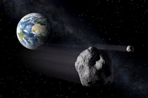 La NASA enciende sus alarmas por el paso de un asteroide que rozó la órbita gravitacional de la Tierra