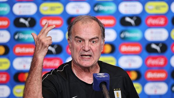 Marcelo Bielsa está en la cuerda floja