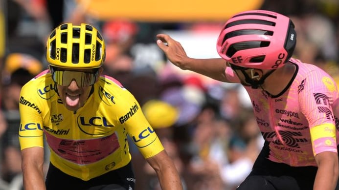 Richard Carapaz está fuera del top 20