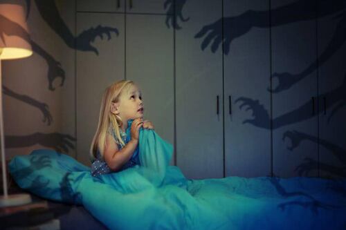 Madre pide ayuda para su hija enferma y al recibir el dinero se lo gasta en ropa, restaurantes y juegos de azar