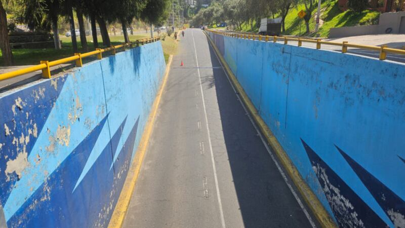 El paso deprimido de la Plaza Argentina en el norte de Quito en mantenimiento ¿por cuánto tiempo?